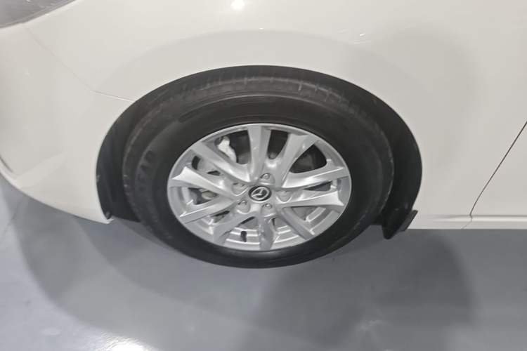 Used Mazda 3 Axela 2017 Sedan 1.5L Automatic Luxury Model Emission Standard China V Left Front Wheel Hub