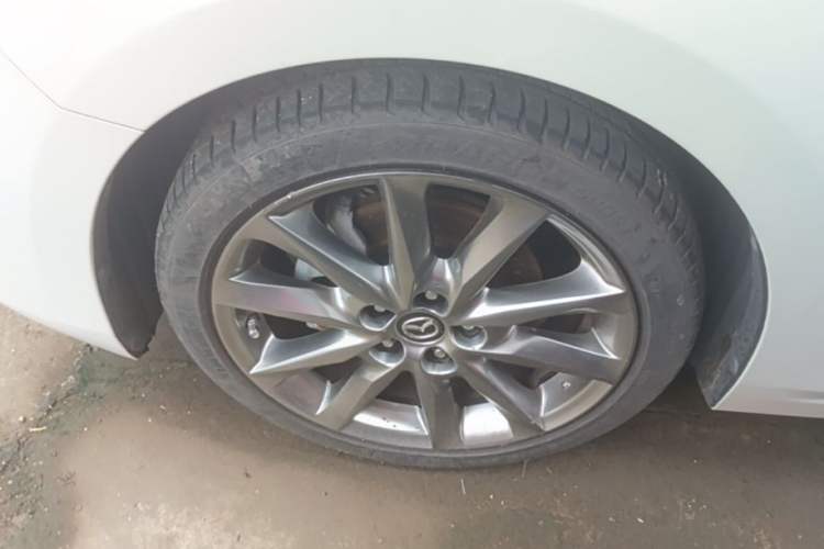 Used Mazda 3 Axela 2017 Hatchback 2.0L Automatic Sport Model China V Emission Standard Left Front Wheel Hub