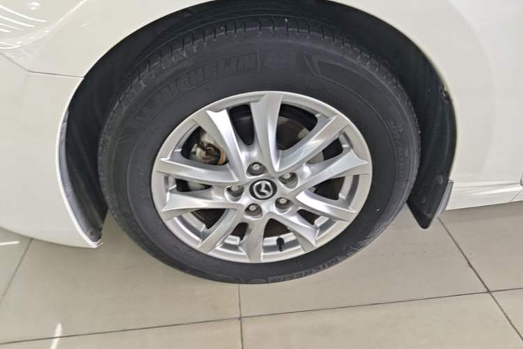 Used Mazda 3 Axela 2017 Sedan 1.5L Automatic Luxury Model Emission Standard China V Left Front Wheel Hub