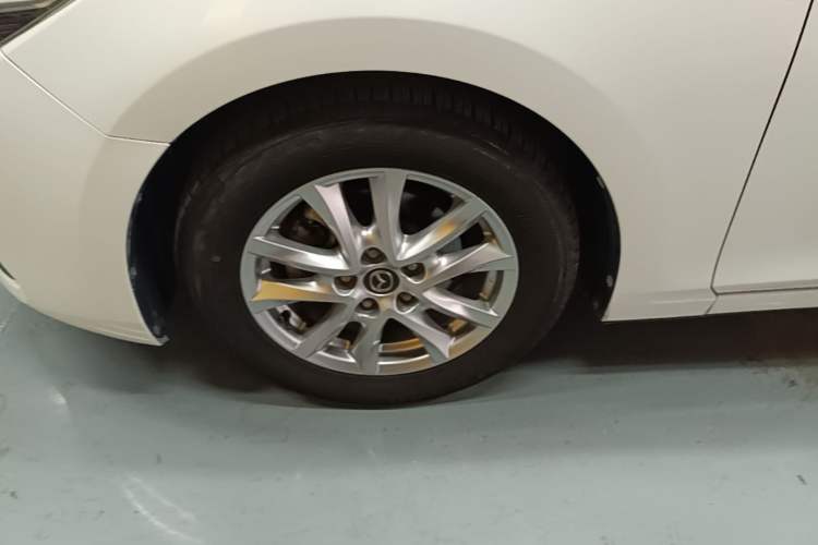 Used Mazda 3 Axela 2017 Sedan 1.5L Automatic Luxury Model Emission Standard China V Left Front Wheel Hub