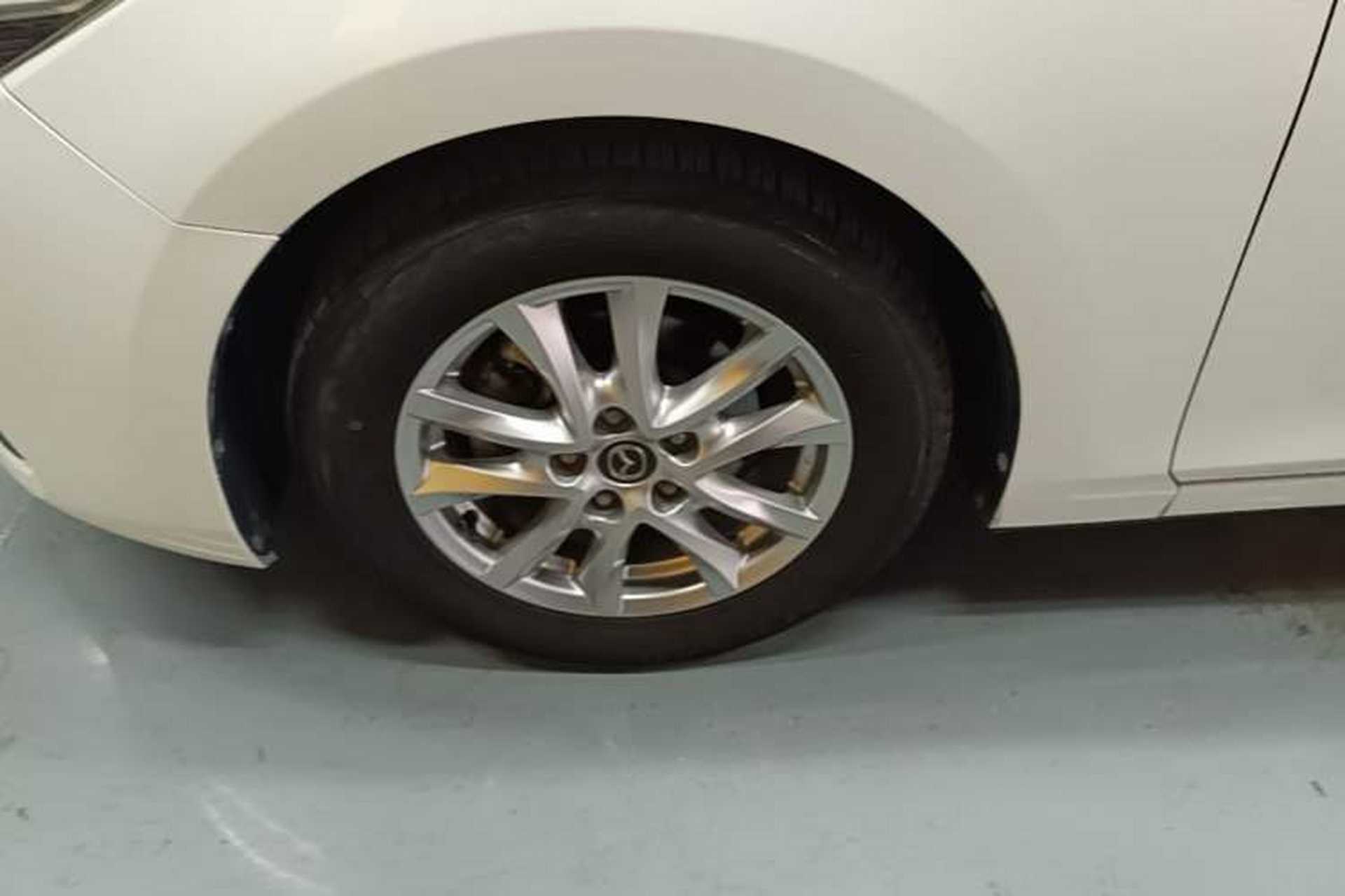 Used Mazda 3 Axela 2017 Sedan 1.5L Automatic Luxury Model Emission Standard China V Left Front Wheel Hub