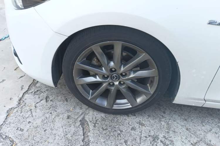 Used Mazda 3 Axela 2017 Hatchback 2.0L Automatic Luxury Model Emission Standard China V Left Front Wheel Hub