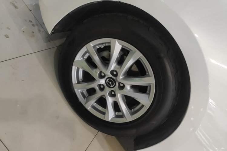 Used Mazda 3 Axela 2017 Sedan 1.5L Automatic Luxury Model Emission Standard China V Left Front Wheel Hub