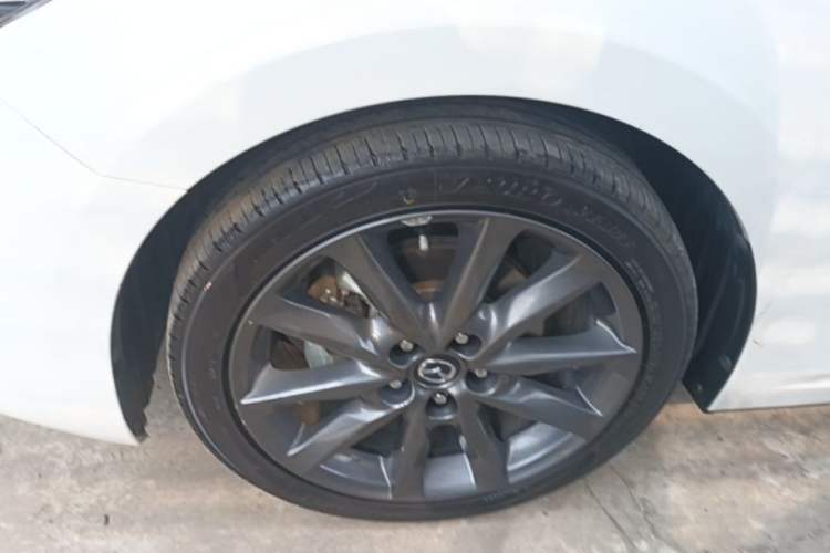 Used Mazda 3 Axela 2017 Hatchback 2.0L Automatic Sport Model China V Emission Standard Left Front Wheel Hub