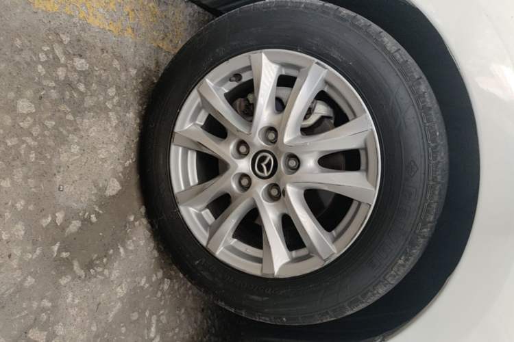 Used Mazda 3 Axela 2017 Sedan 1.5L Automatic Luxury Model Emission Standard China V Left Front Wheel Hub