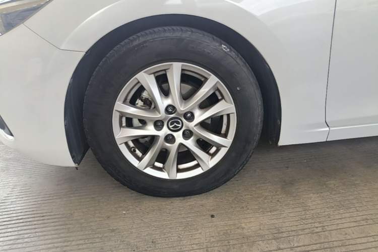 Used Mazda 3 Axela 2017 Sedan 1.5L Automatic Luxury Model Emission Standard China V Left Front Wheel Hub
