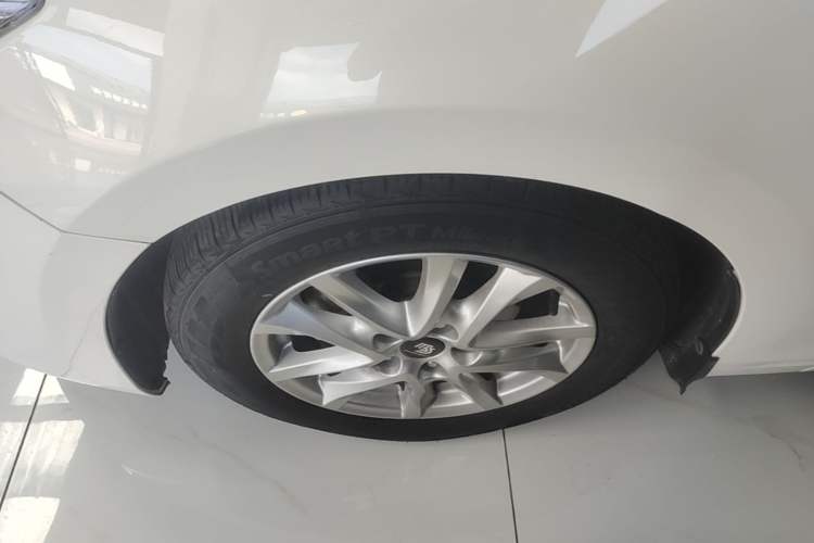 Used Mazda 3 Axela 2017 Sedan 1.5L Automatic Luxury Model Emission Standard China V Left Front Wheel Hub