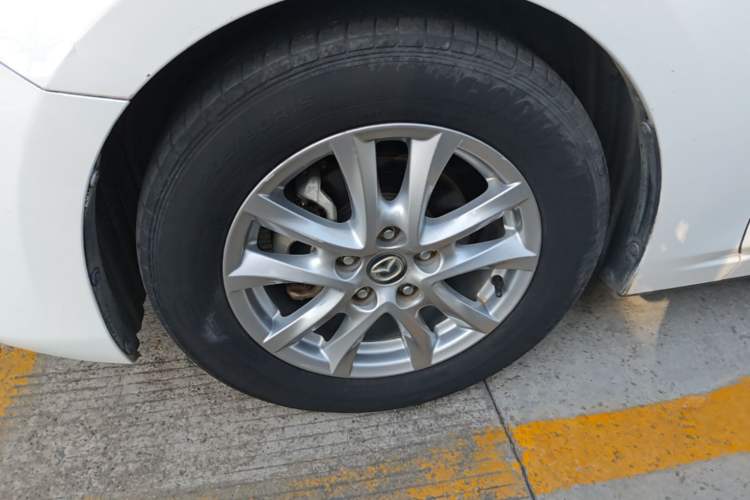 Used Mazda 3 Axela 2017 Sedan 1.5L Automatic Luxury Model Emission Standard China V Left Front Wheel Hub