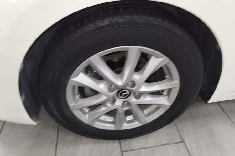 Used Mazda 3 Axela 2017 Sedan 1.5L Automatic Luxury Model Emission Standard China V Left Front Wheel Hub