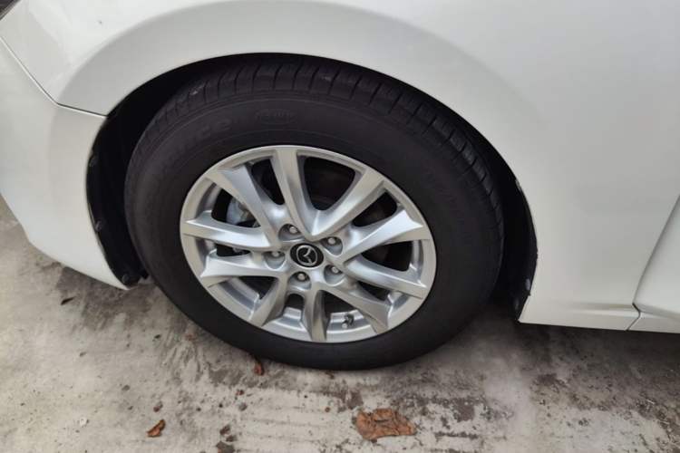 Used Mazda 3 Axela 2017 Hatchback 1.5L Automatic Luxury Model China VI Standard Left Front Wheel Hub