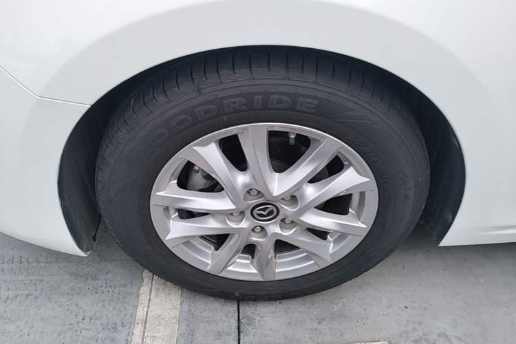 Used Mazda 3 Axela 2017 Sedan 1.5L Automatic Luxury Model China VI Standard Left Front Wheel Hub