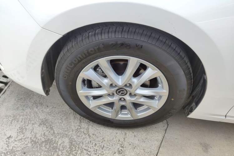 Used Mazda 3 Axela 2017 Hatchback 1.5L Automatic Luxury Model Emission Standard China V Left Front Wheel Hub