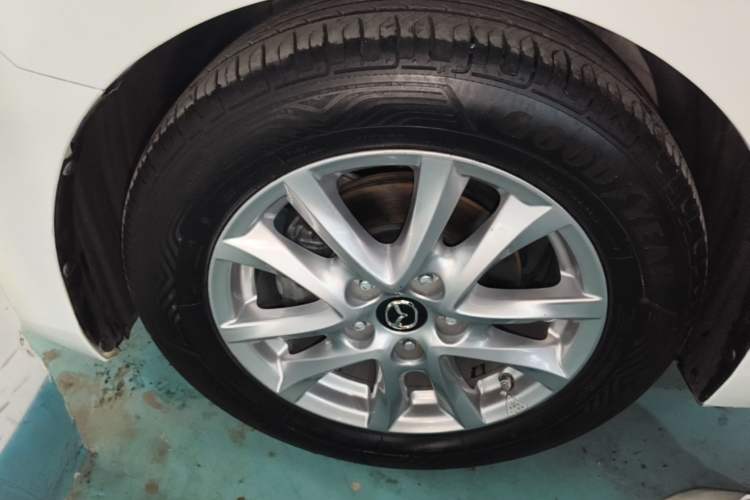 Used Mazda 3 Axela 2017 Sedan 1.5L Automatic Luxury Model Emission Standard China V Left Front Wheel Hub
