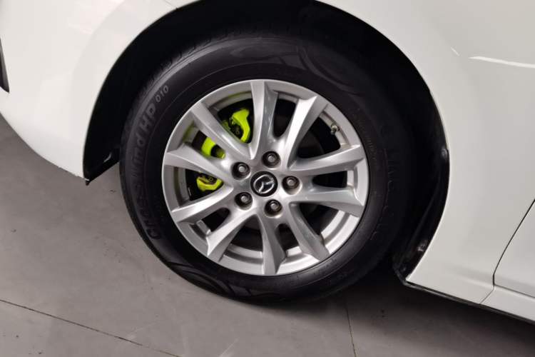 Used Mazda 3 Axela 2017 Sedan 1.5L Automatic Luxury Model Emission Standard China V Left Front Wheel Hub