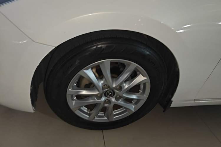 Used Mazda 3 Axela 2017 Sedan 1.5L Automatic Luxury Model Emission Standard China V Left Front Wheel Hub