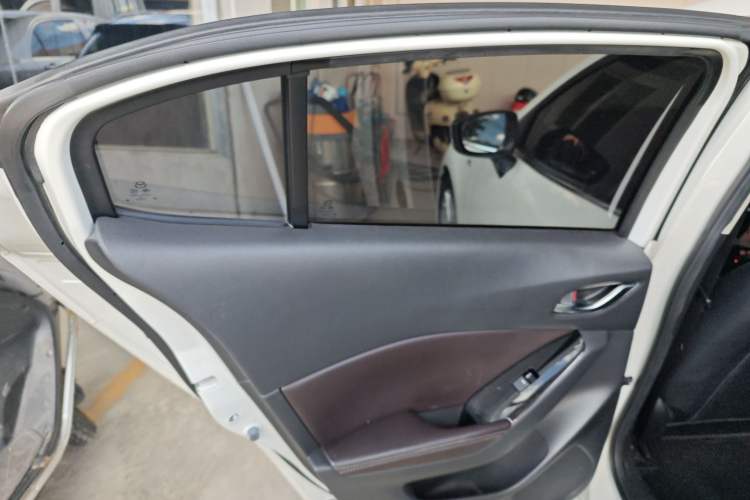 Used Mazda 3 Axela 2017 Sedan 2.0L Automatic Flagship Model China V Standard Left Rear Door Interior