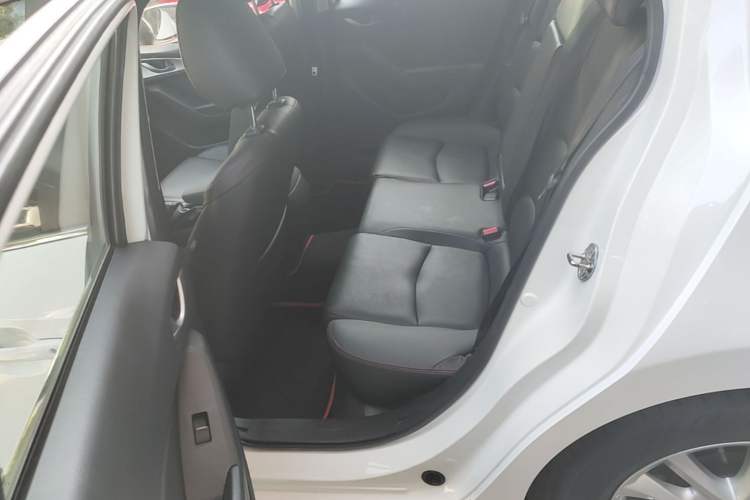 Used Mazda 3 Axela 2017 Sedan 1.5L Automatic Comfort Model Emission Standard China V Left Rear Seat