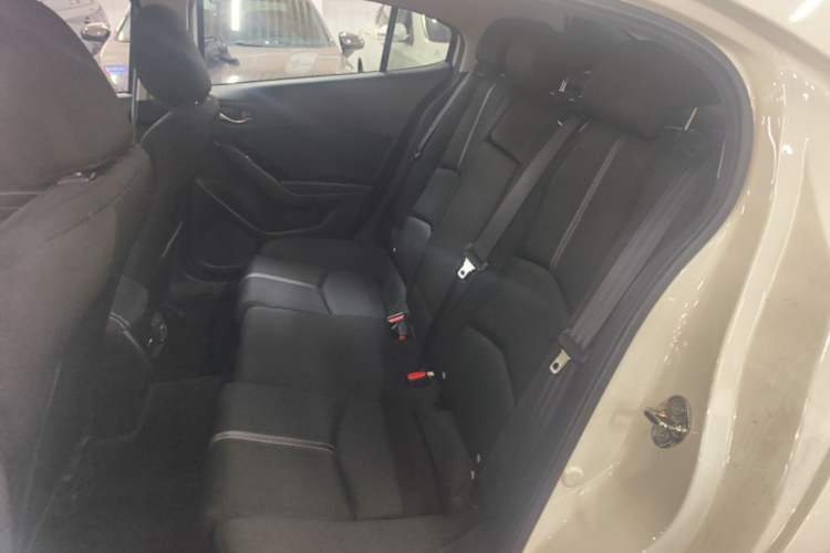 Used Mazda 3 Axela 2017 Hatchback 1.5L Automatic Luxury Model Emission Standard China V Left Rear Seat