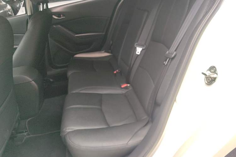 Used Mazda 3 Axela 2017 Hatchback 1.5L Automatic Comfort Model Emission Standard China V Left Rear Seat