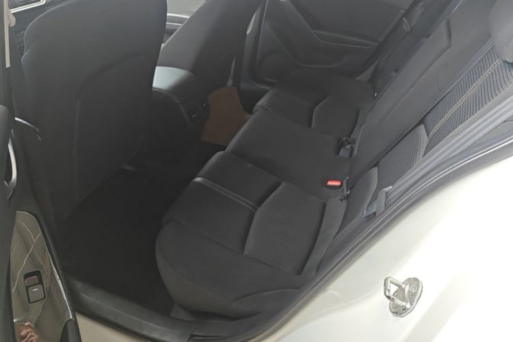 Used Mazda 3 Axela 2017 Sedan 1.5L Automatic Luxury Model Emission Standard China V Left Rear Seat