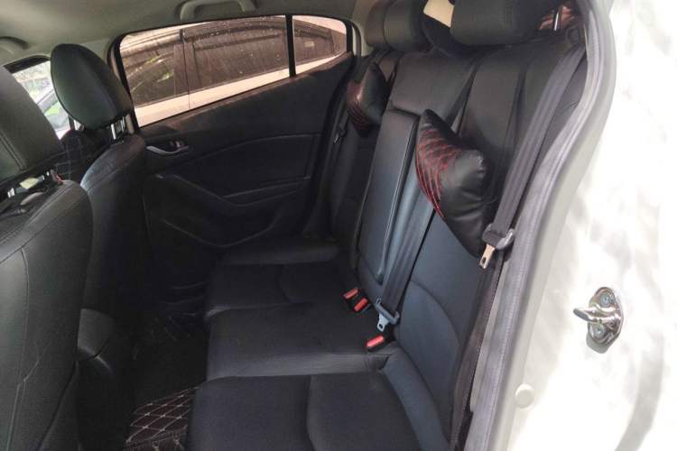 Used Mazda 3 Axela 2017 Sedan 1.5L Automatic Comfort Model Emission Standard China V Left Rear Seat