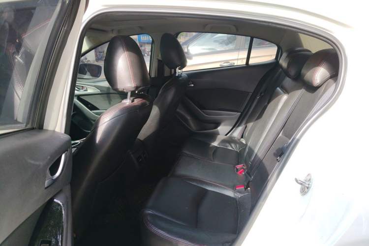 Used Mazda 3 Axela 2017 Sedan 1.5L Automatic Luxury Model Emission Standard China V Left Rear Seat