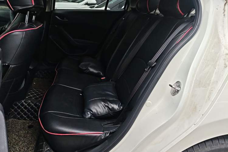 Used Mazda 3 Axela 2017 Sedan 1.5L Automatic Comfort Model Emission Standard China V Left Rear Seat