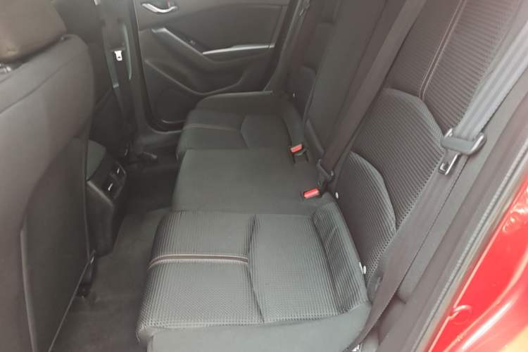 Used Mazda 3 Axela 2017 Sedan 1.5L Automatic Luxury Model Emission Standard China V Left Rear Seat