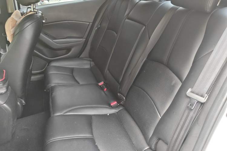 Used Mazda 3 Axela 2017 Sedan 1.5L Automatic Comfort Model Emission Standard China V Left Rear Seat