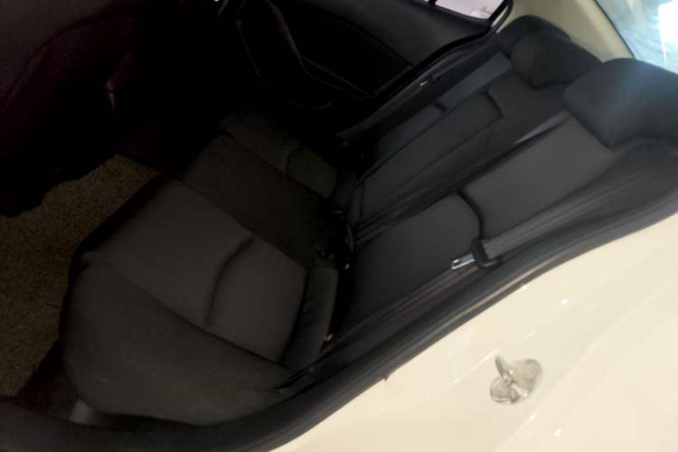 Used Mazda 3 Axela 2017 Sedan 1.5L Automatic Comfort Model Emission Standard China V Left Rear Seat
