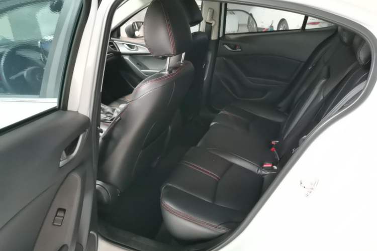 Used Mazda 3 Axela 2017 Sedan 1.5L Automatic Comfort Model Emission Standard China V Left Rear Seat
