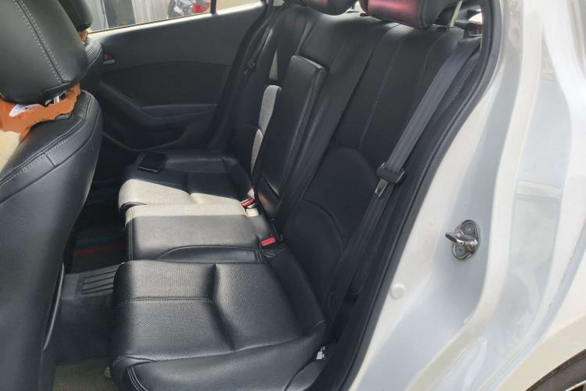 Used Mazda 3 Axela 2017 Sedan 1.5L Automatic Comfort Model China VI Standard Left Rear Seat