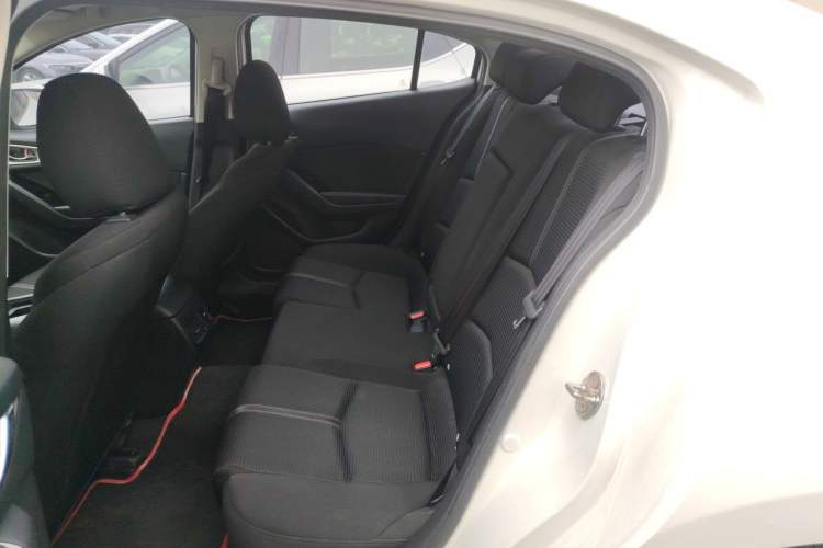 Used Mazda 3 Axela 2017 Sedan 1.5L Automatic Luxury Model Emission Standard China V Left Rear Seat