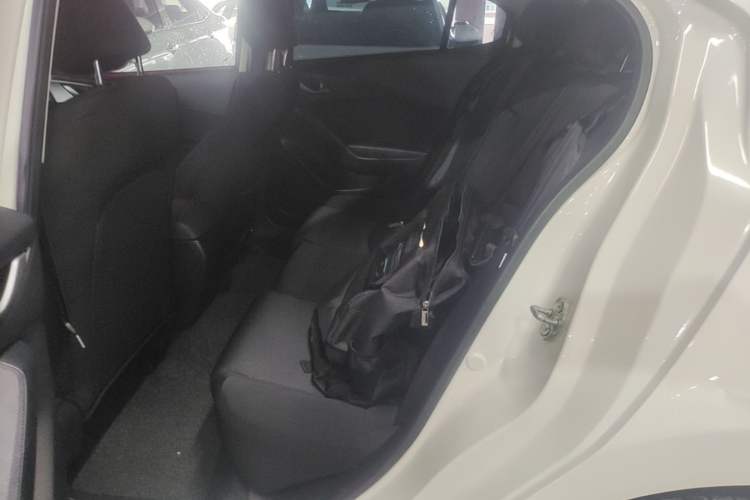 Used Mazda 3 Axela 2017 Sedan 1.5L Automatic Comfort Model Emission Standard China V Left Rear Seat