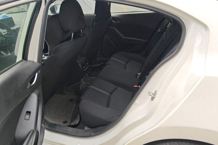 Used Mazda 3 Axela 2017 Sedan 1.5L Automatic Luxury Model Emission Standard China V Left Rear Seat