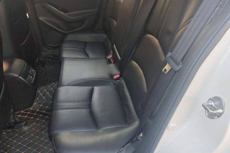 Used Mazda 3 Axela 2017 Sedan 1.5L Automatic Luxury Model Emission Standard China V Left Rear Seat