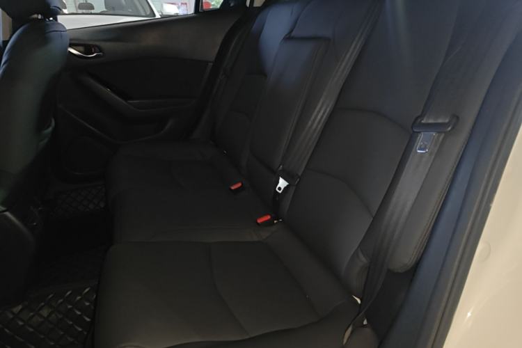 Used Mazda 3 Axela 2017 Sedan 1.5L Automatic Luxury Model Emission Standard China V Left Rear Seat