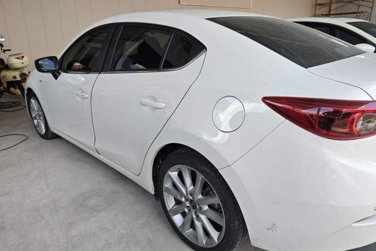 Used Mazda 3 Axela 2017 Sedan 2.0L Automatic Flagship Model China V Standard Left Side