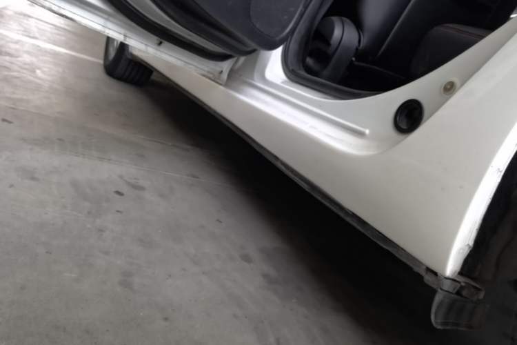 Used Mazda 3 Axela 2017 Sedan 1.5L Automatic Luxury Model Emission Standard China V Left Side Sill