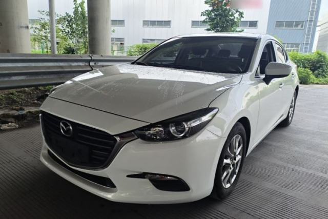 Mazda 3 Axela 2017 Sedan 1.5L Automatic Comfort Model Emission Standard China V usado