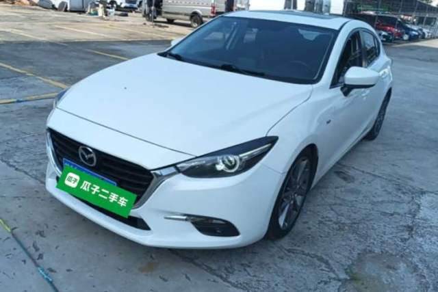 Używany Mazda 3 Axela 2017 Hatchback 2.0L Automatic Luxury Model Emission Standard China V
