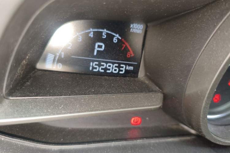 Used Mazda 3 Axela 2017 Sedan 1.5L Automatic Luxury Model Emission Standard China V Odometer Close Up