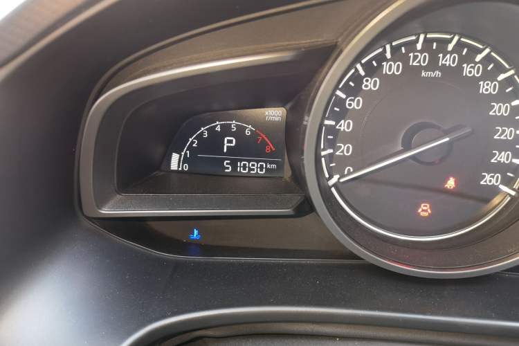 Used Mazda 3 Axela 2017 Sedan 1.5L Automatic Comfort Model Emission Standard China V Odometer Close Up
