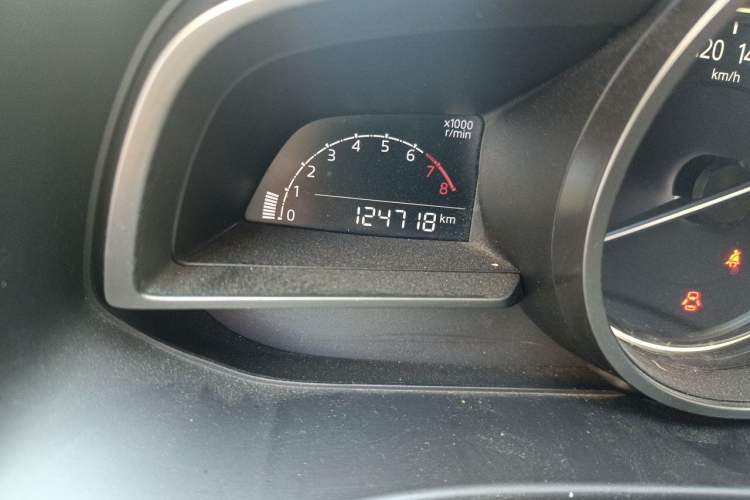 Used Mazda 3 Axela 2017 Sedan 1.5L Manual Comfort Model China VI Standard Odometer Close Up