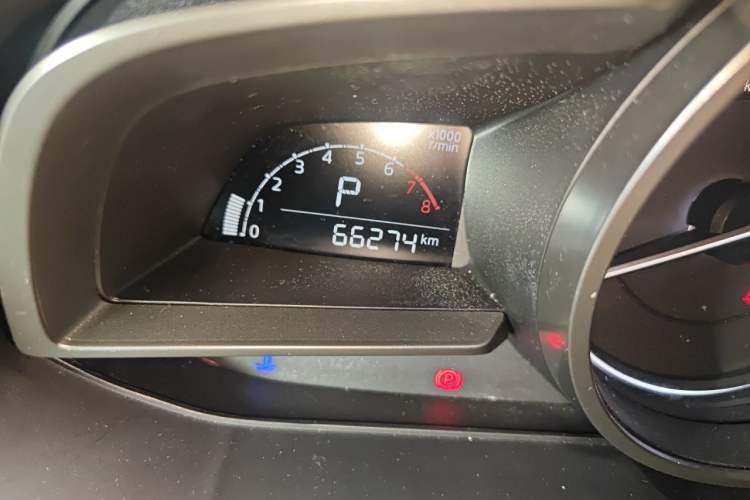 Used Mazda 3 Axela 2017 Sedan 1.5L Automatic Luxury Model Emission Standard China V Odometer Close Up