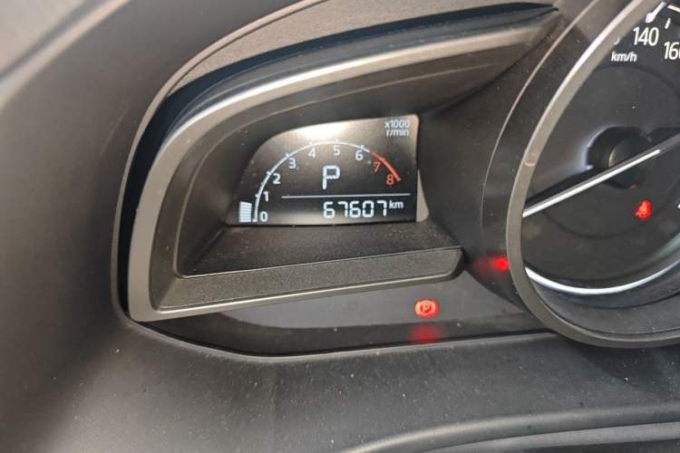 Used Mazda 3 Axela 2017 Sedan 2.0L Automatic Prestige Model China VI Standard Odometer Close Up