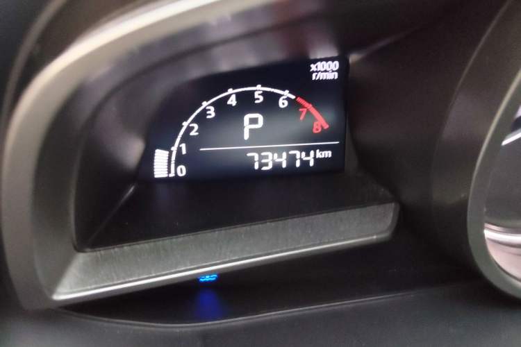 Used Mazda 3 Axela 2017 Sedan 1.5L Automatic Comfort Model Emission Standard China V Odometer Close Up