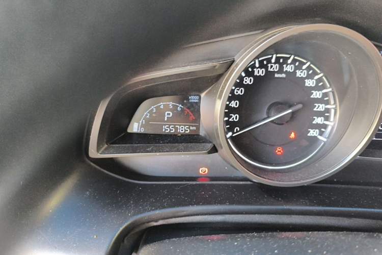 Used Mazda 3 Axela 2017 Sedan 1.5L Automatic Luxury Model Emission Standard China V Odometer Close Up