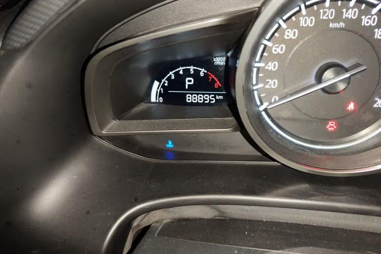Used Mazda 3 Axela 2017 Sedan 1.5L Automatic Comfort Model Emission Standard China V Odometer Close Up