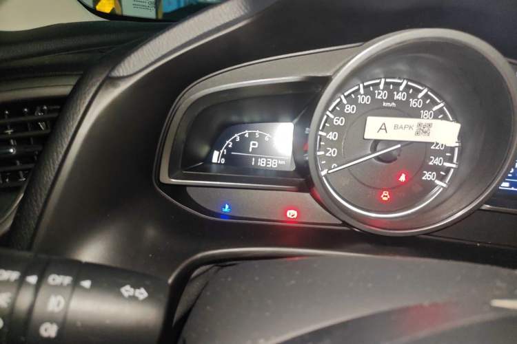 Used Mazda 3 Axela 2017 Sedan 1.5L Automatic Luxury Model China VI Standard Odometer Close Up